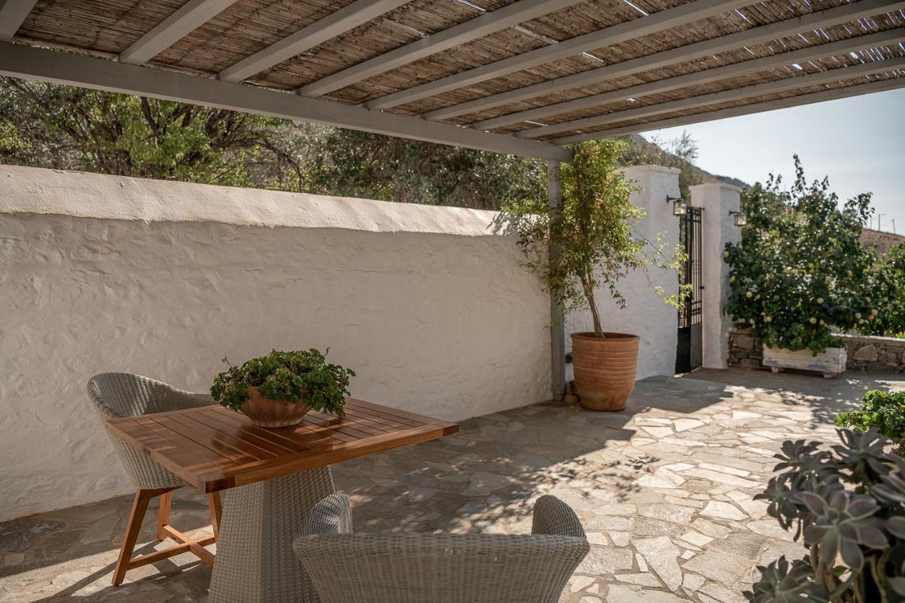 Four Seasons Hydra Luxury Suites Экстерьер фото