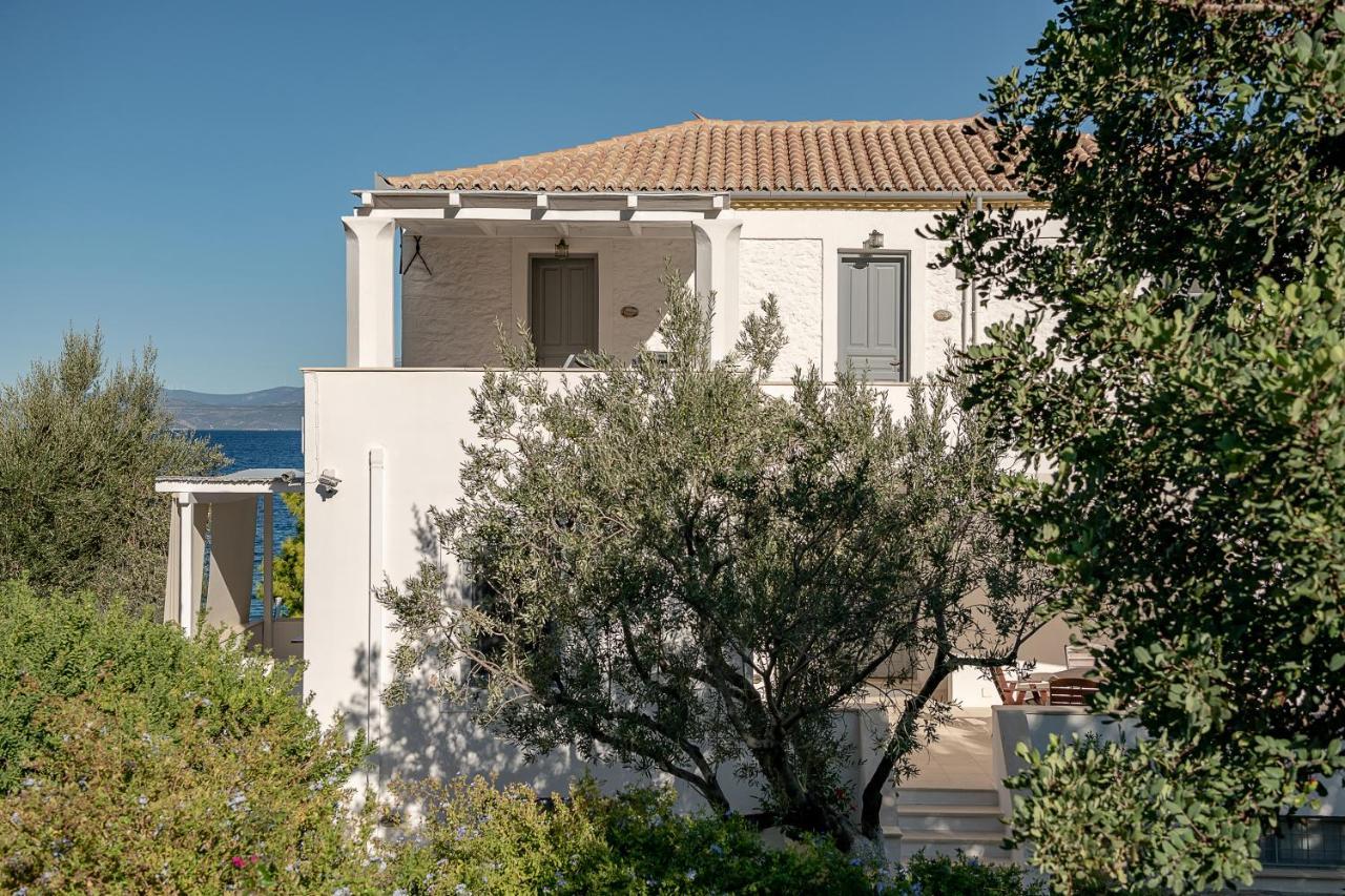Four Seasons Hydra Luxury Suites Экстерьер фото